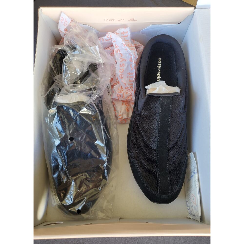 Easy Spirit Traveltime suede black slip o. New in box. Comfort Sneakers. Sz 8.5